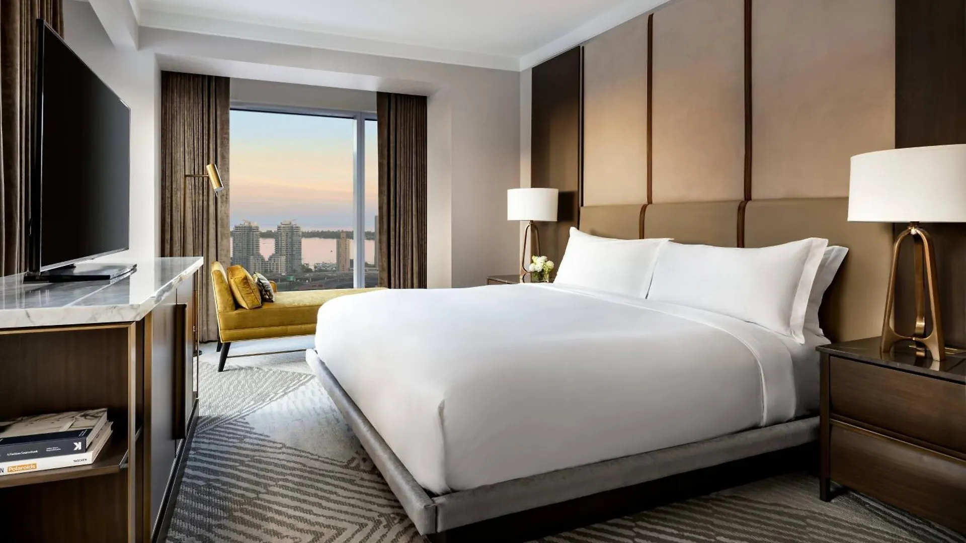 *****  The Ritz-Carlton, Toronto Hotel Canada
